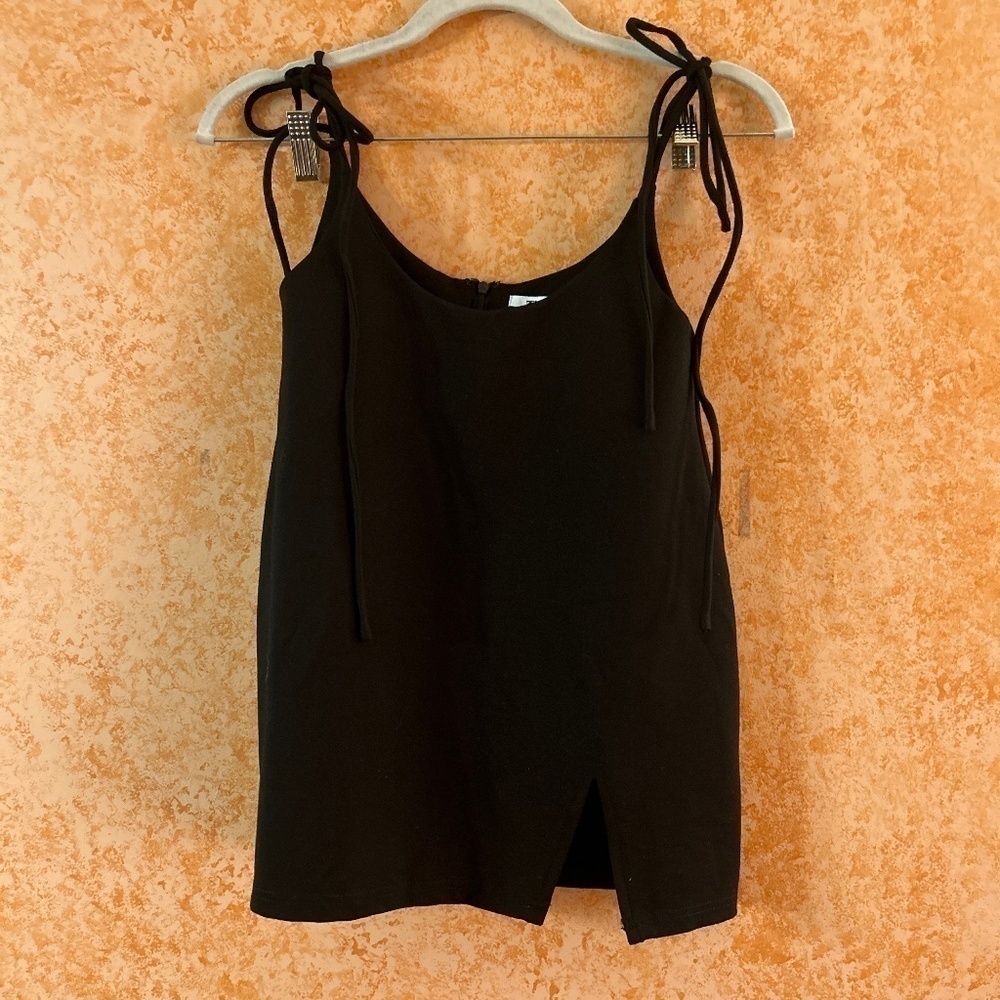 TIGER MIST. Sleeveless Black Top size Medium